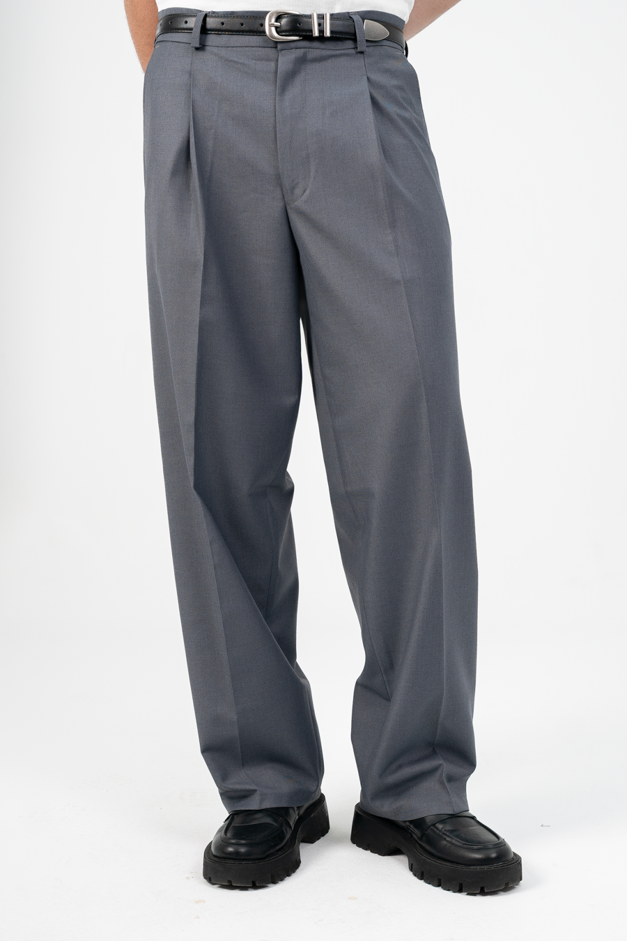 【philme】shell button slacks pants gray Essential Pleated suite pants (Gray) – Devallo.eg