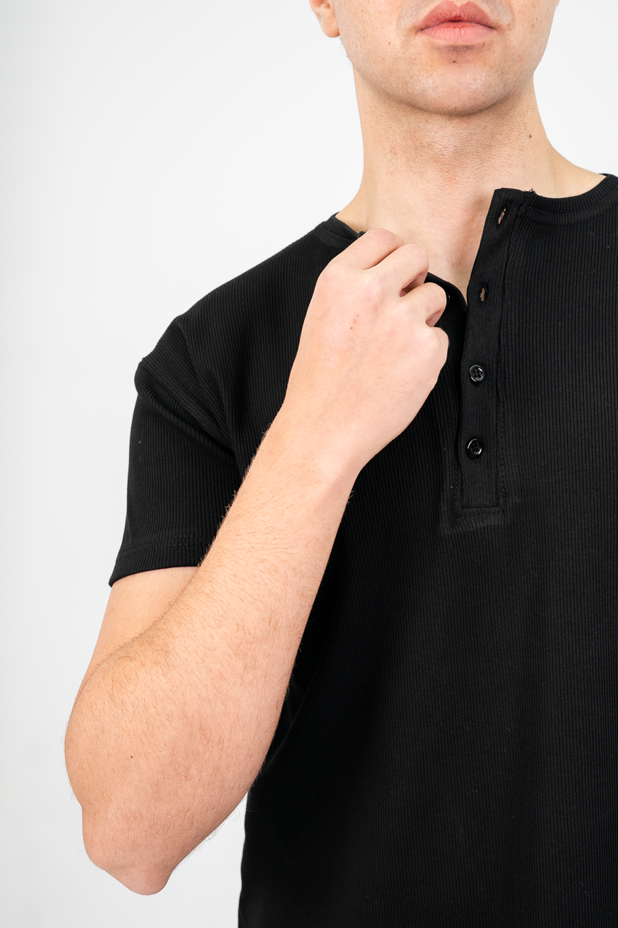 SLIM-FIT RIBBED HENLEY Tee