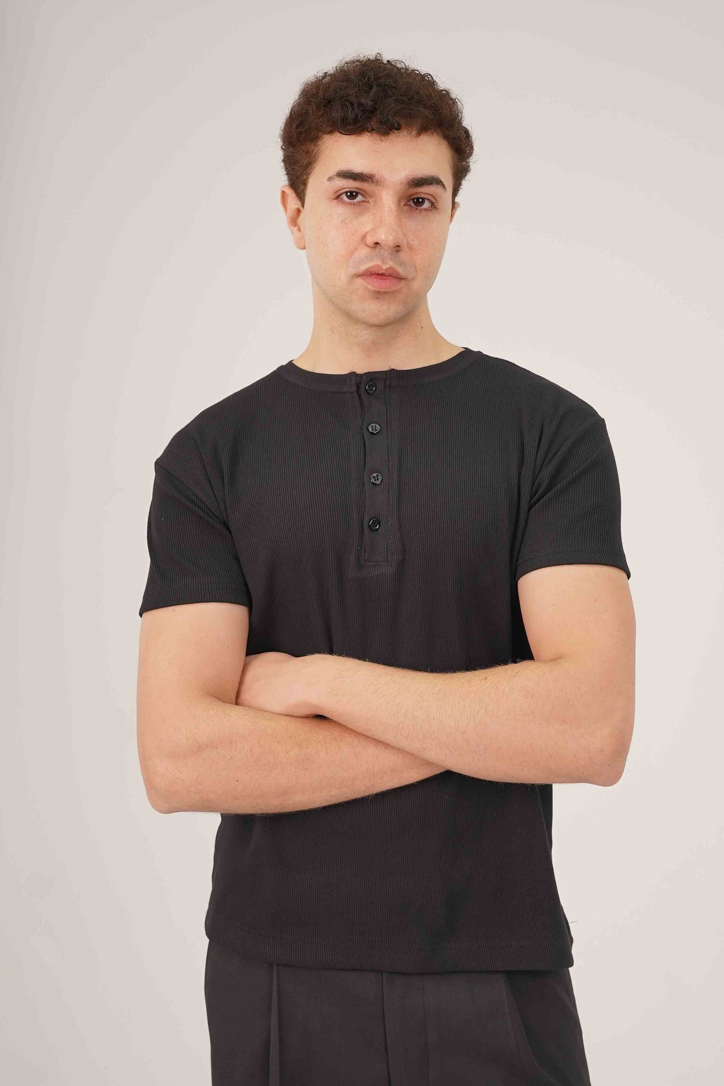 SLIM-FIT RIBBED HENLEY Tee
