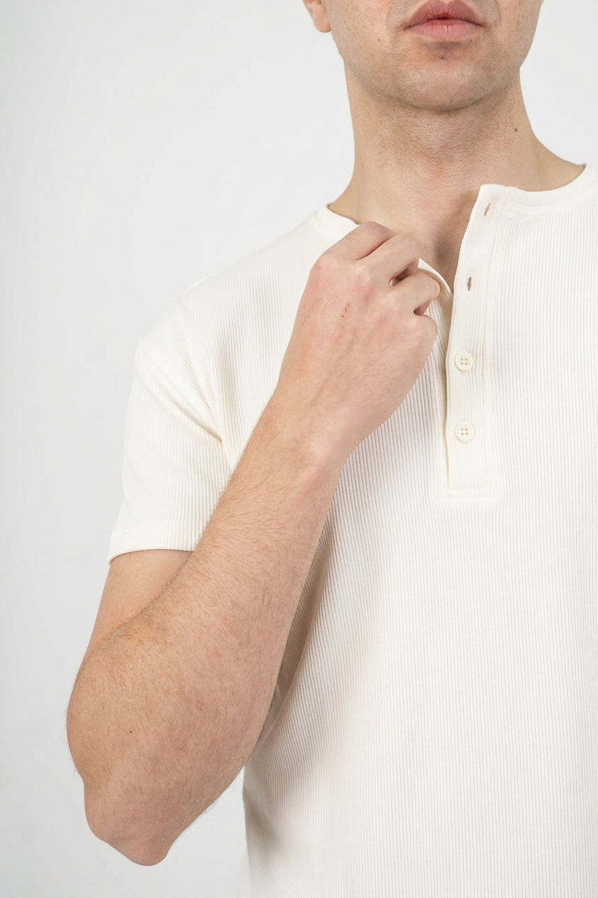 SLIM-FIT RIBBED HENLEY Tee